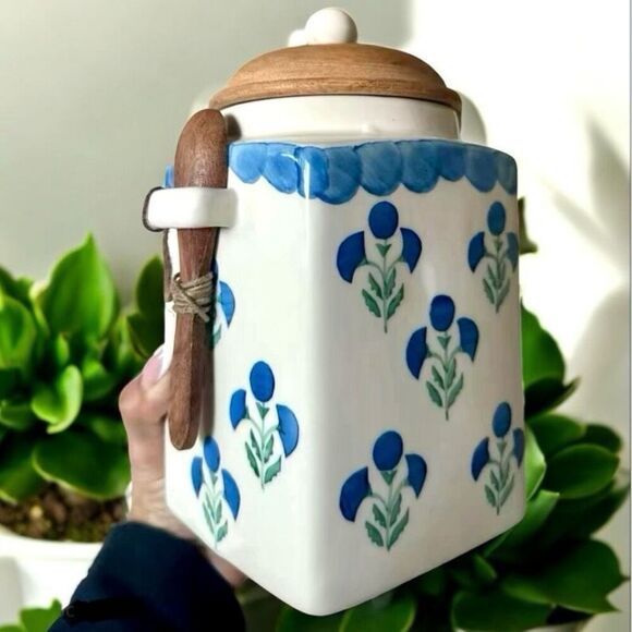 NWT Tik Tok Viral Made in India Artisan Blue Ceramic Canister w Wood Spoon & Lid - Picture 14 of 16